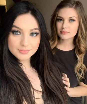 У меня множество опытов, которые сделают нашу встречу максимально приятной и комфортной. Я умею создавать неповторимую атмосферу, в которой ты сможешь расслабиться и насладиться моим вниманием. Моя улыбка и нежные прикосновения погрузят тебя в мир наслаждения. У меня шикарная фигура, и я уверена, что тебе понравится мое фото. Я живу в Москве, и готова встретиться с тобой в любое время. Оставь воспоминания о нашей встрече и отзывы, которые станут лучшей рекомендацией для других желающих. Жду тебя, чтобы раствориться в океане наслаждения! 💋🌹🔥 2432, 26 лет